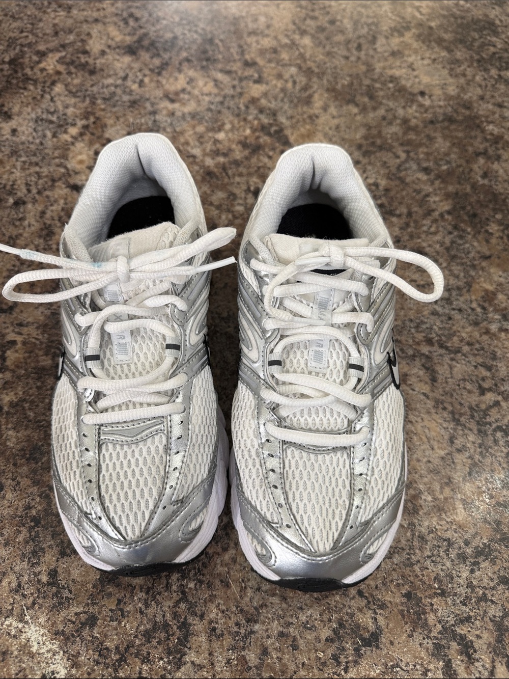 Nike Air Max Moto 2K Women's Size 7